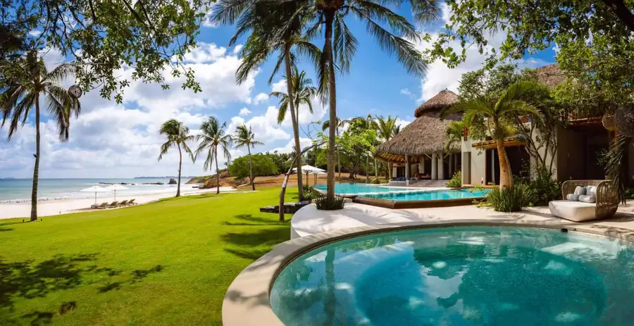 Casa Akama