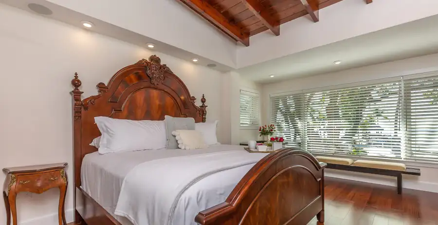 Paradise Lodge